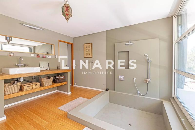 Villa - 180 m² - 5 pièces