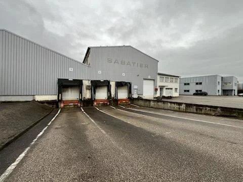 Entrepôt - 4 305 m²