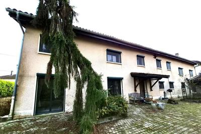 Propriété - 440 m² - 9 pièces