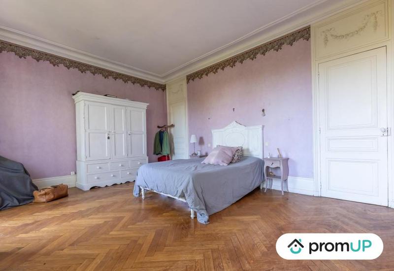 Maison - 320 m² - 111 pièces