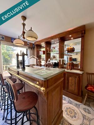 Maison - 385 m² - 10 pièces