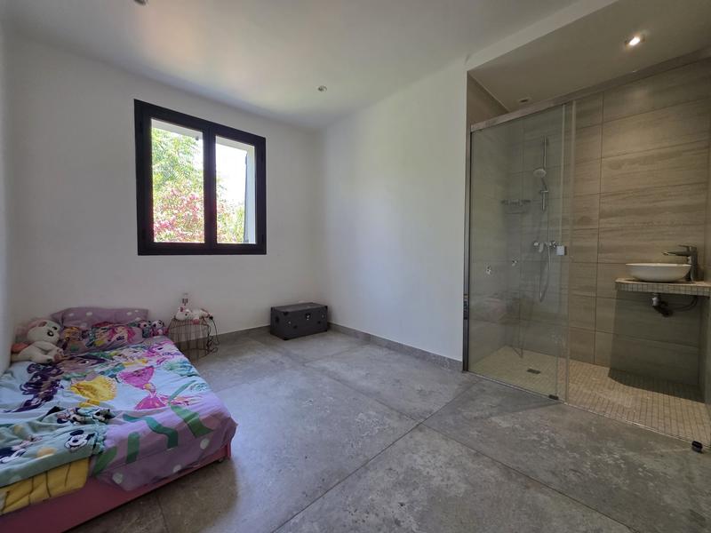 Maison contemporaine - 241 m² - 8 pièces