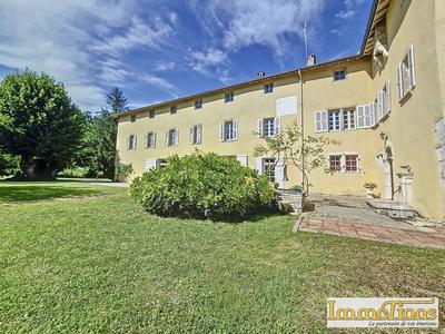 Propriété - 635 m² - 20 pièces