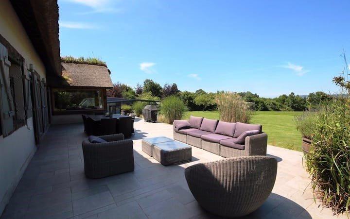 Chaumière - 220 m² - 9 pièces