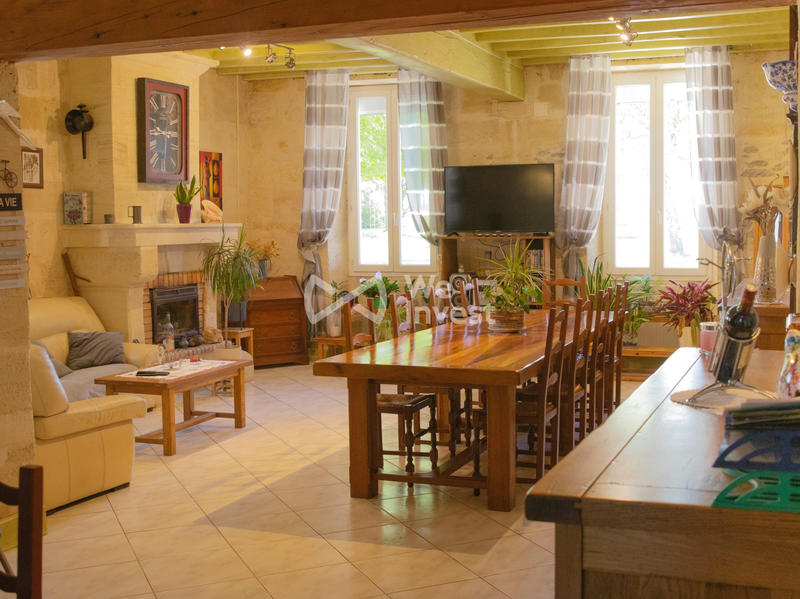 Maison - 341 m² - 12 pièces