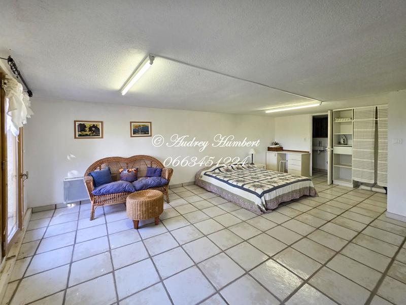 Maison - 215 m² - 7 pièces