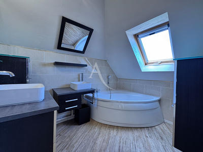 Appartement - 95 m² - 4 pièces