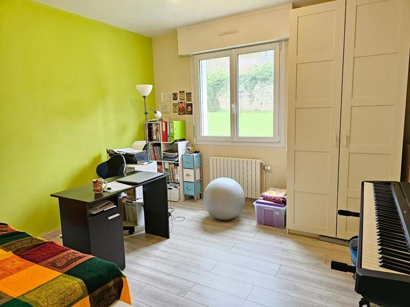 Maison - 202 m² - 9 pièces