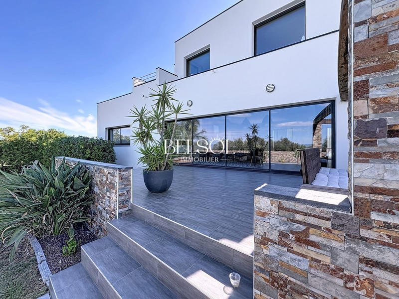 Villa - 211 m² - 4 pièces