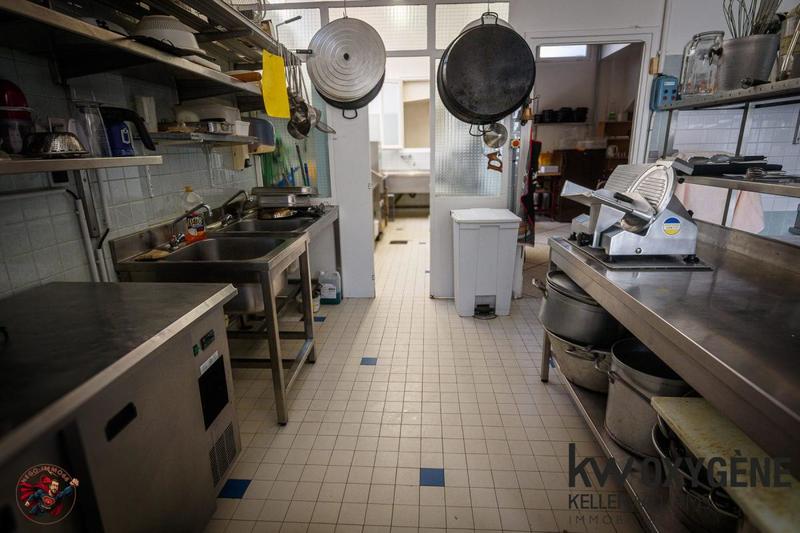 Local commercial - 700 m² - 20 pièces