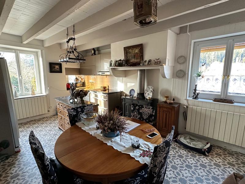 Maison traditionnelle - 90 m² - 5 pièces