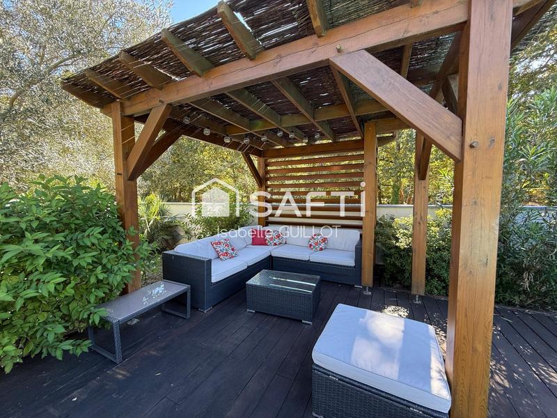 Maison - 240 m² - 7 pièces