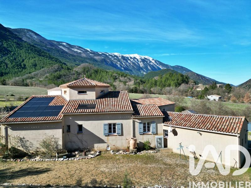 Maison - 266 m² - 7 pièces