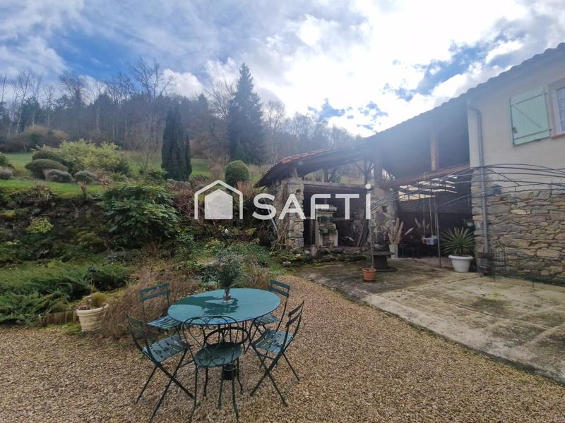 Maison - 300 m² - 9 pièces