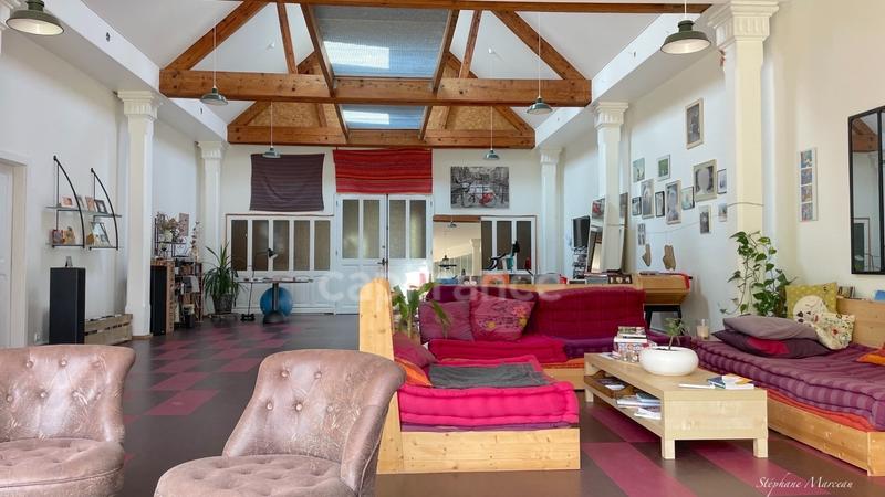 Maison - 250 m² - 6 pièces