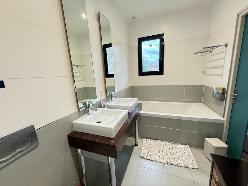 Maison - 190 m² - 7 pièces