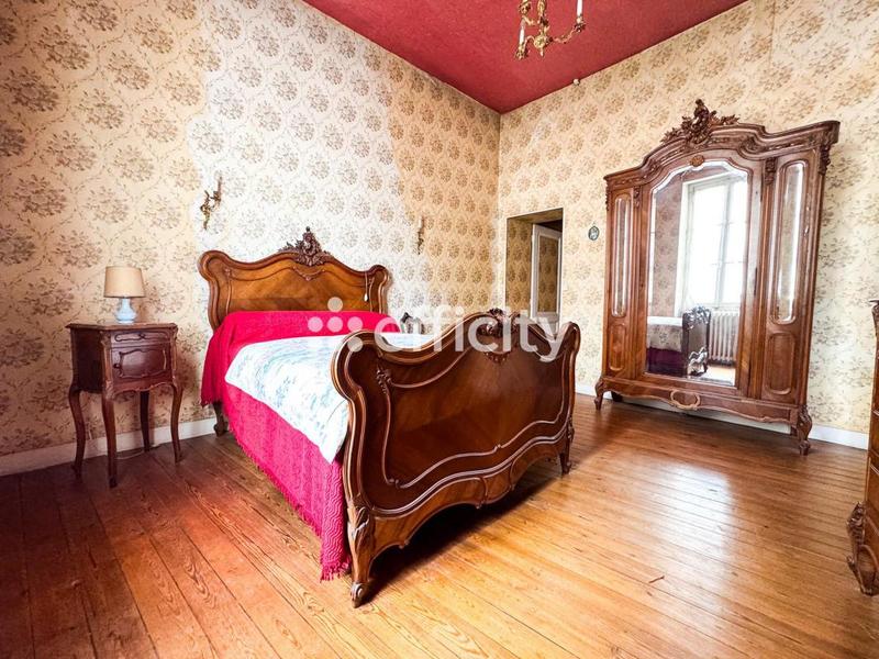 Maison - 280 m² - 7 pièces