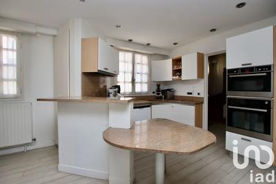 Maison - 200 m² - 8 pièces