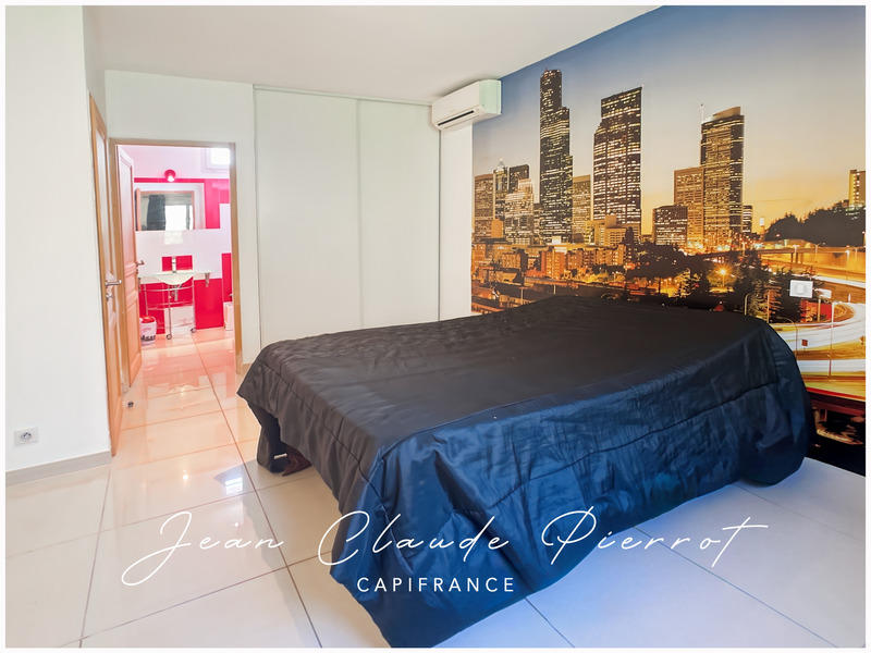 Maison - 218 m² - 5 pièces