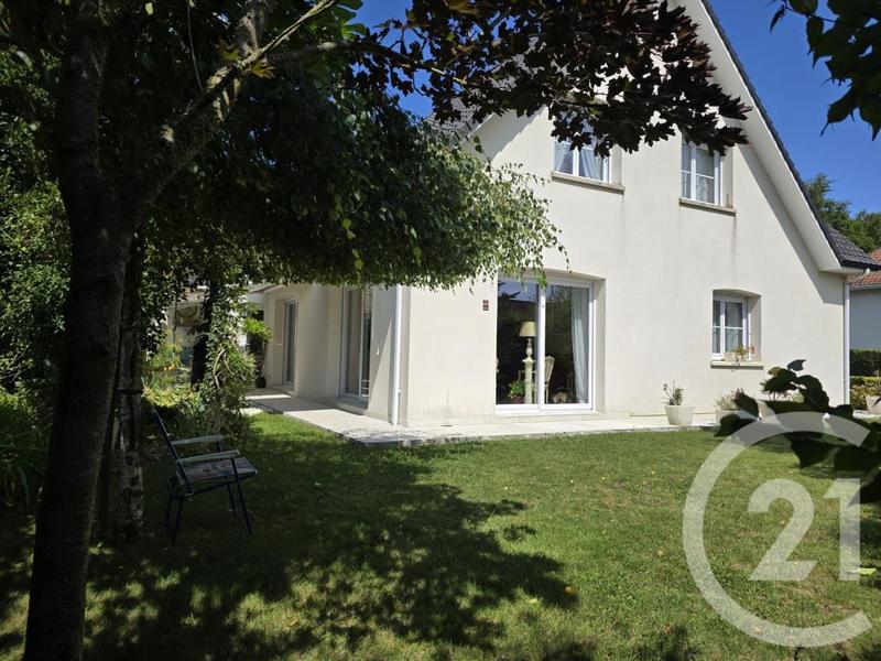 Villa - 208 m² - 6 pièces