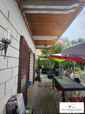 Maison traditionnelle - 185 m² - 8 pièces