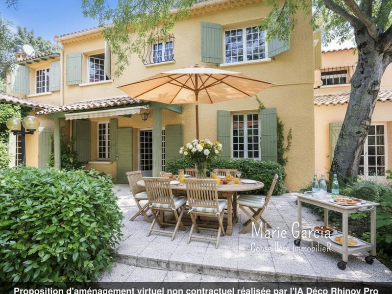 Maison - 204 m² - 7 pièces