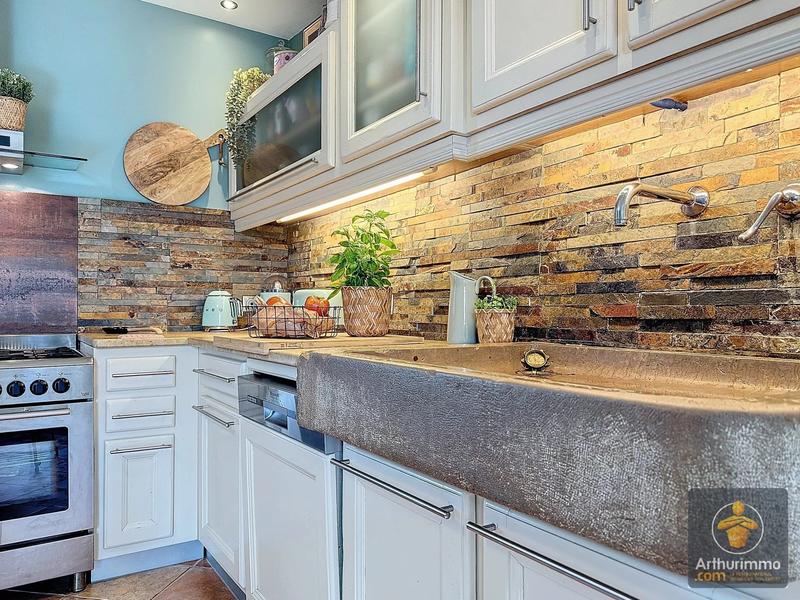 Maison - 210 m² - 6 pièces