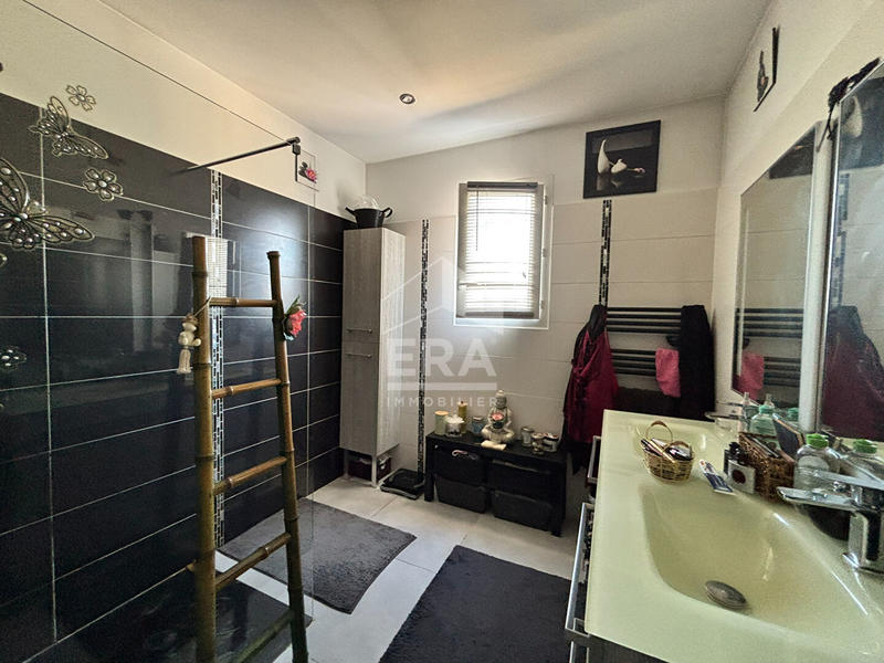 Maison - 93 m² - 4 pièces