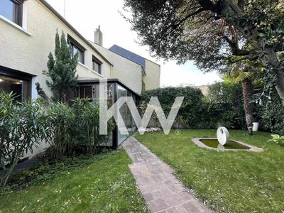 Maison d'architecte - 258 m² - 6 pièces