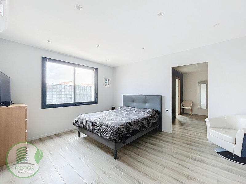 Maison - 205 m² - 8 pièces