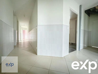 Maison - 235 m² - 10 pièces