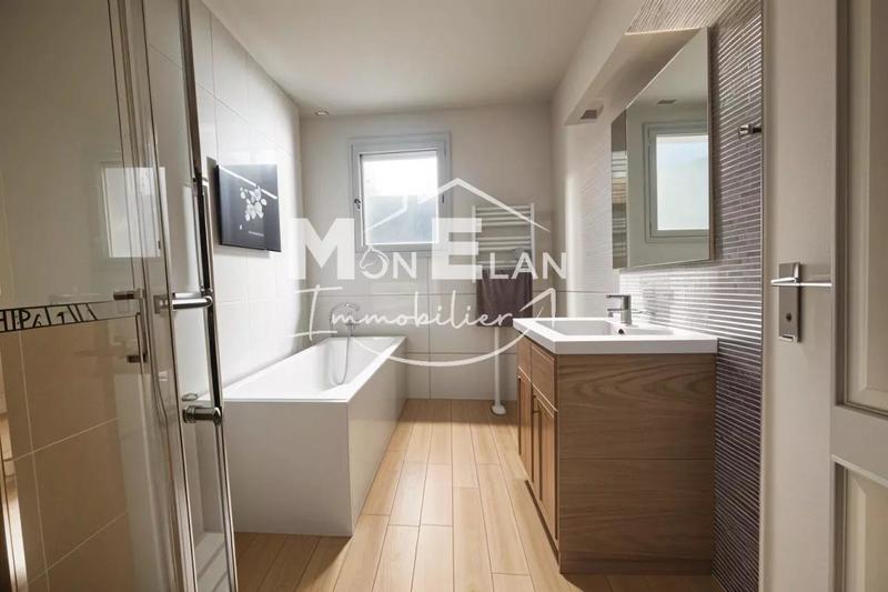 Maison - 98 m² - 4 pièces