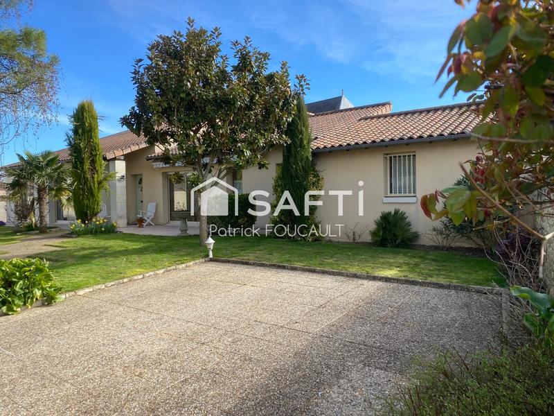 Maison - 240 m² - 7 pièces