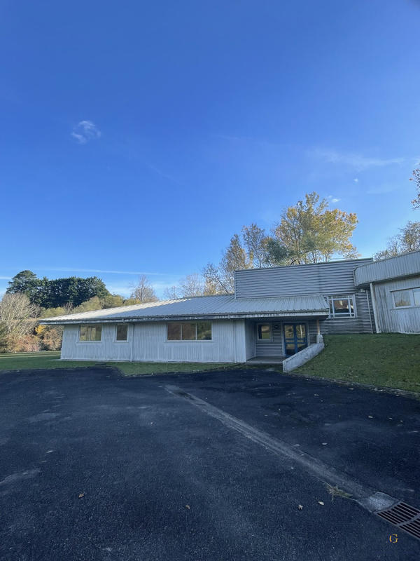 Local d'activités - 655 m²
