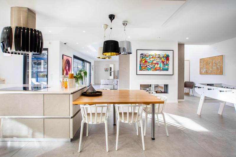 Villa - 318 m² - 9 pièces