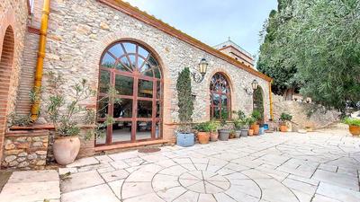 Maison - 496 m² - 12 pièces