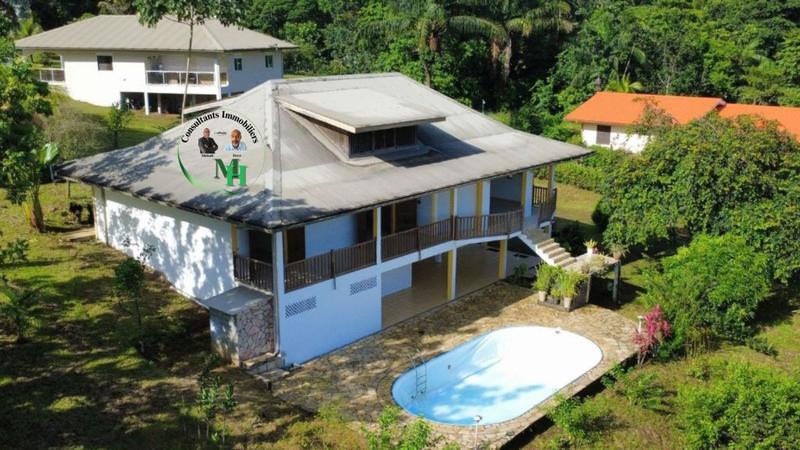 Villa - 274 m² - 6 pièces