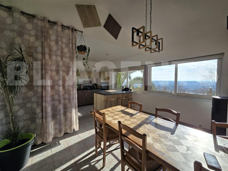 Maison - 109 m² - 4 pièces