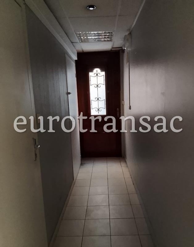 Fonds de commerce - Local d'activité / Entrepôt - 61 m²