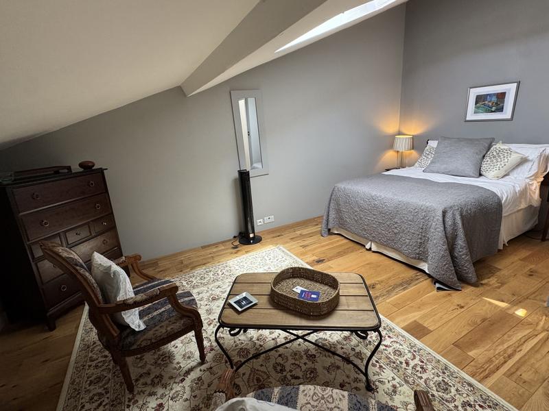 Maison - 345 m² - 11 pièces