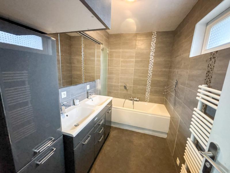 Maison - 85 m² - 5 pièces