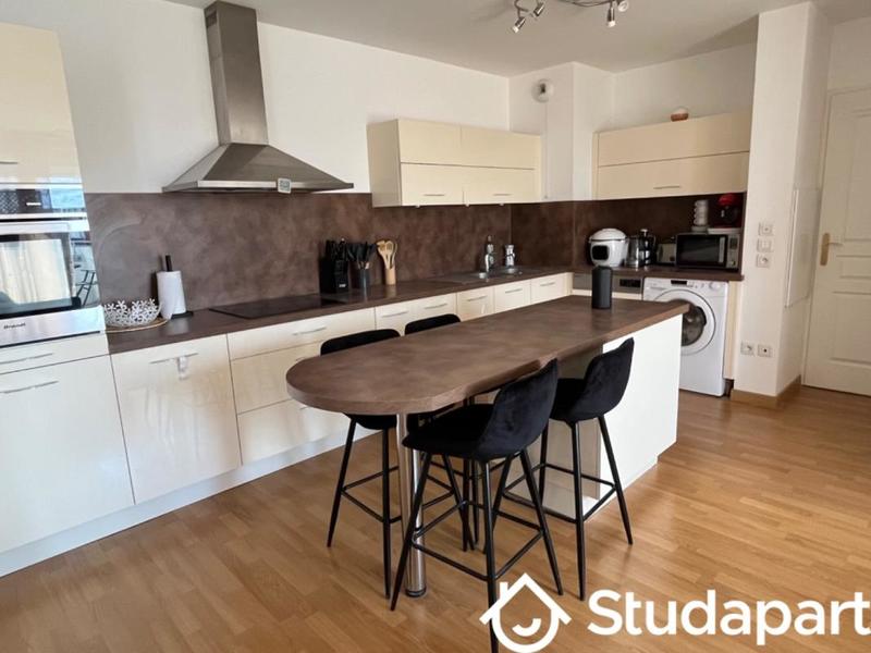 Appartement - 80 m² - 4 pièces