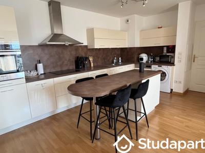 Appartement - 80 m² - 4 pièces