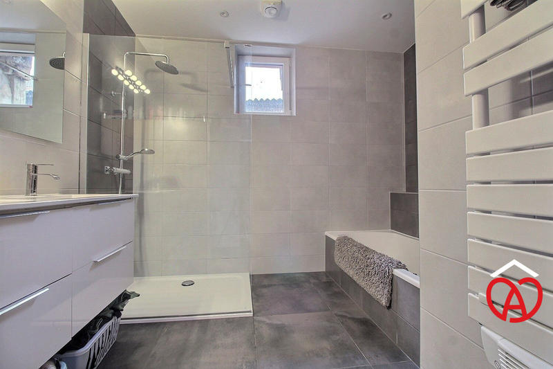 Maison - 192 m² - 7 pièces