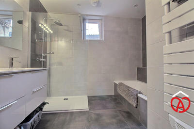 Maison - 192 m² - 7 pièces