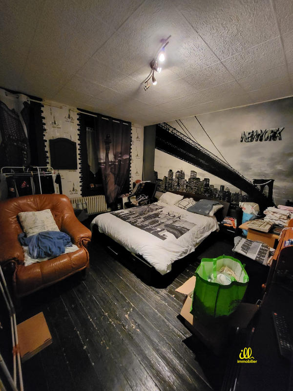 Maison - 90 m² - 5 pièces