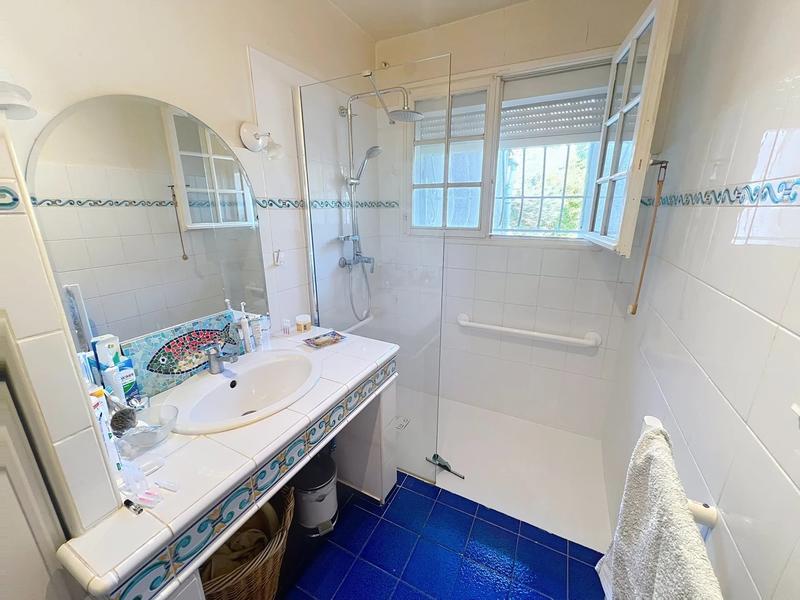 Propriété - 192 m² - 8 pièces