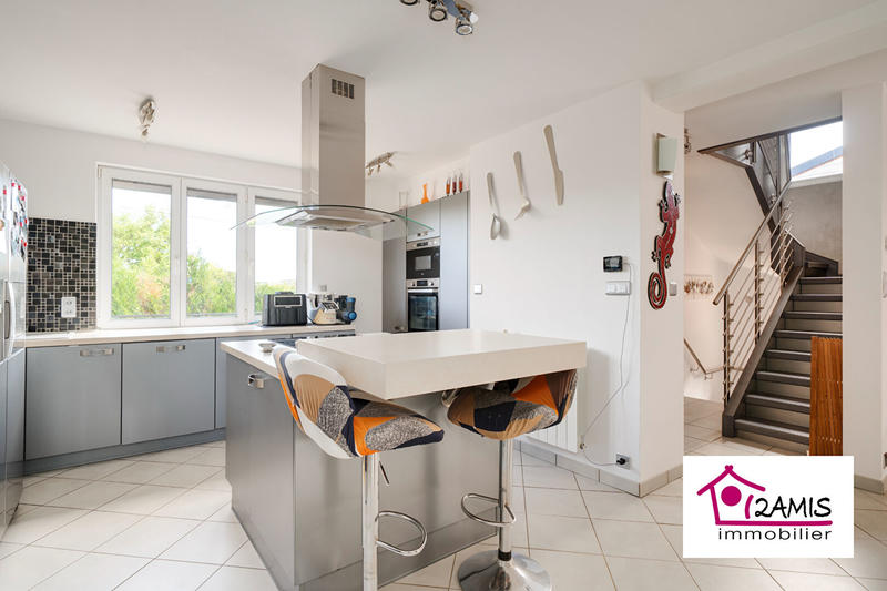 Maison - 140 m² - 7 pièces