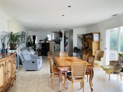 Maison traditionnelle - 142 m² - 5 pièces