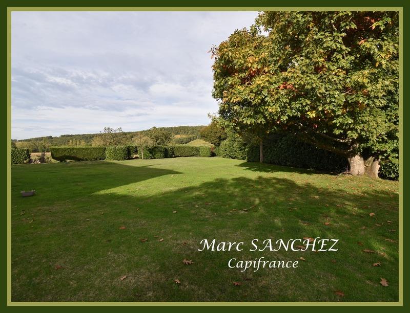 Maison - 302 m² - 9 pièces